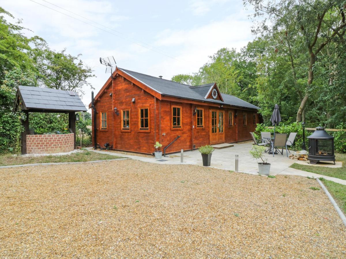 Acorn Lodge Saxmundham Exterior photo